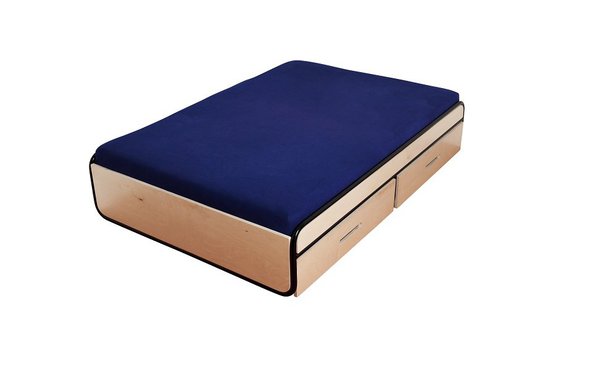 Simplicité et rigueur pour le lit 01 démontable en acier tubulaire cintré et soudé avec Multiplex en placage de bouleau ou chêne, 1550 €, création et fabrication Ateliers J et J.