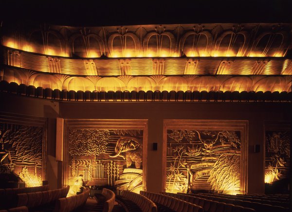 Art Déco. Cinéma Eldorado, place de Brouckère à Bruxelles, 1931-1933, architecte Marcel Chabot.