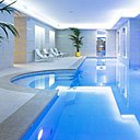 Le Burgundy Paris est l’un des rares hôtels parisiens à profiter d’une piscine intérieure.