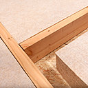 Panneau isolant flexible composé de 90 % de fibres de bois issu du Beaujolais et de 10 % de polyester recyclé destiné à l’isolant thermique et acoustique pour l’intérieur. Conductivité thermique de 0,036 W/ (m.K). Gamme Isonat Plus 55 Flex H de Buitex.