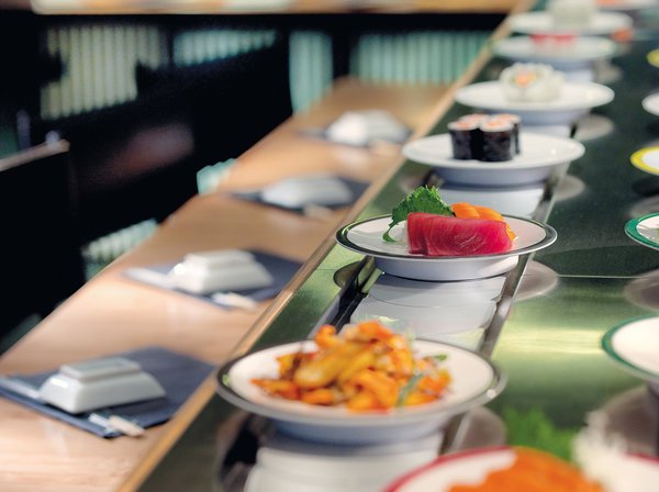 Ici la présentation graphique des assiettes fait écho à la décoration du lieu sobre, épuré.