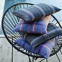 Les coussins, les tabliers sont autant de nouveaux produits de la collection Archives, qui perpétuent la tradition du linge basque.