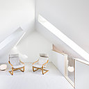 Chaque recoin de la grange est aménagé ; pas de place perdue sous les pentes du toit, isolées de l’intérieur et de l’extérieur.