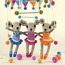 Sam Pam et Tam les souris trapézistes, mondialement connues, vous émerveillera par leur courage et leur agilité.