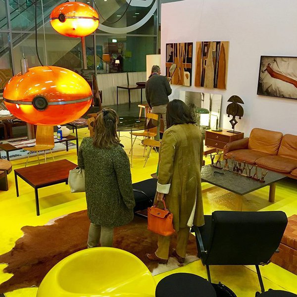 Stand de Patrice Chevreux avec des luminaires uniques.