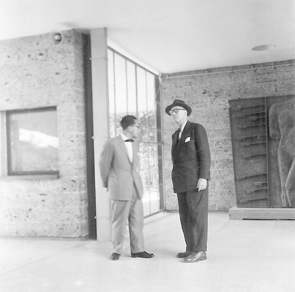 Sakakura et Le Corbusier au Museum of Modern Art, Kamakura.