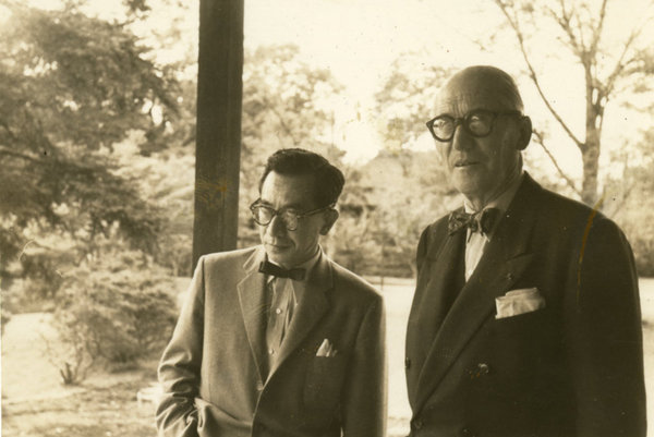 Sakakura et Le Corbusier à la Villa Katsura, Kyoto.