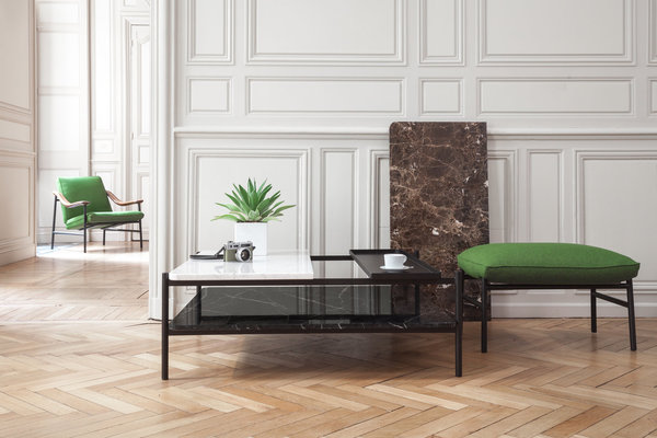 Table basse Bagnères. Elle est caractérisée par la finesse de son piètement métallique qui s’oppose à la forte présence de ses plateaux en marbre de Carrare, Marquinia ou Emperador. Création Sylvain Willenz pour Versant Edition.