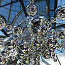 Sous la nef mythique du Grand Palais, les partenaires soutiennent la création contemporaine : Fondation Banque Populaire, Bee Medias, Fonds Carré Rive Gauche, Cape and cape, Ex Nihilo.