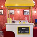 Au pays du soleil, un Ice Cream Bar fait référence aux glaciers installés au bord de la plage.