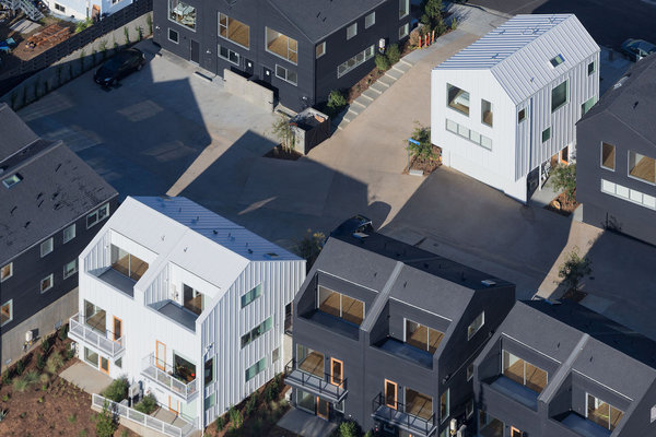 Les maisons sont disposées dans l’esprit des fameux bungalows « craftsman » du début du XXème siècle.