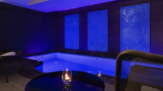 La piscine, un havre de paix pour se reposer après un soin.