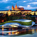 Physalia naviguera peut-être un jour sur la Seine. Cette station d’épuration flottante des voies navigables en Europe a la vocation de rendre l’eau des fleuves et des rivières potables.