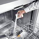 Afin de limiter les dépôts de graisse et de tartre, le lave-vaisselle a besoin d’être nettoyé plusieurs fois avec un nettoyant-dégraissant spécial pour lave-linge et lave-vaisselle.