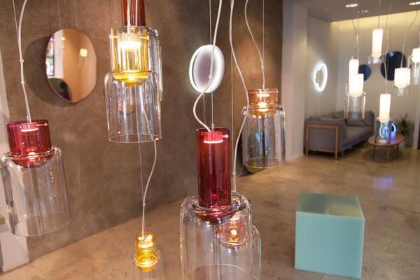 Les 30 pièces réalisées au CIAV Meisenthal sont exposées, jusqu’à la fin juillet 2017, à la Gallery S. Bensimon qui assure sa diffusion et sa commercialisation exclusive. Création Sabine Marcelis, 2017.