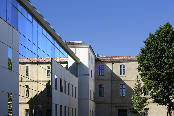 Rénovation du bâtiment du XVIIème siècle.