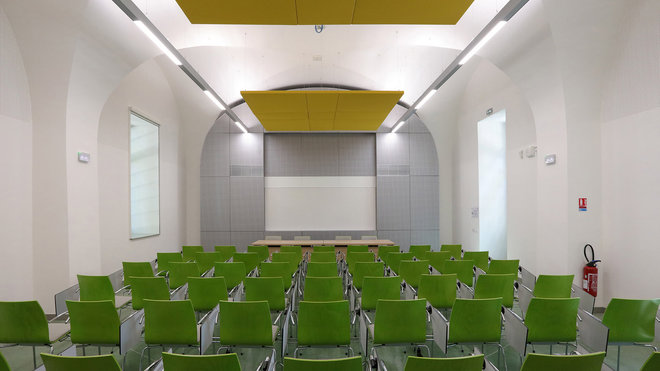 La modernité est apportée par un choix de couleurs actuelles dans le mobilier.