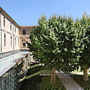 L’extension vitrée distribue tous les espaces du rez-de-chaussée. L’extension vitrée distribue tous les espaces du rez-de-chaussée.