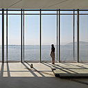 Les espaces vitrés abolissent la frontière entre la terre et la mer.