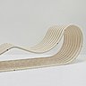 Chaise longue 00 en lames de hêtre cintrées et laiton (L 205 x P 65 x H 83 cm). Edition limitée de 8 pièces. Création Thomas Lemut.