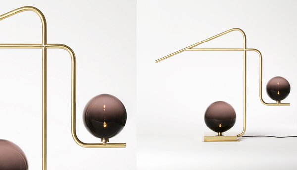 Lampe n’One Eighty en laiton poli et verre soufflé (L 58 x P 15 x H 48,5 cm). Edition limitée de 8 pièces. Création Nathalie Nahon.