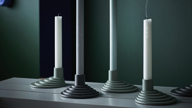 Pour une ambiance scandinave réussie, les indispensables bougeoirs, en aluminium anodisé, trois coloris, 4,50 €, collection Ypperling Ikea.