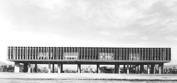 Centre pour la paix à Hiroshima, création Kenzô Tange, 1952.
