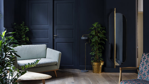 L’Appartement Red est le show room de la marque Red Editions, qui offre à ses clients une pause détente privilégiée et une mise en scène très chic des collections.