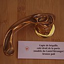 Copie de poignée de porte en bronze poli du Castel Béranger. Modèle réédité par Le Cercle Guimard.