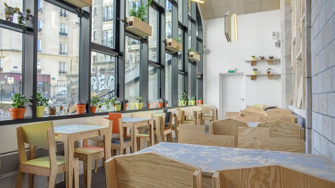 Côté rail, le restaurant.