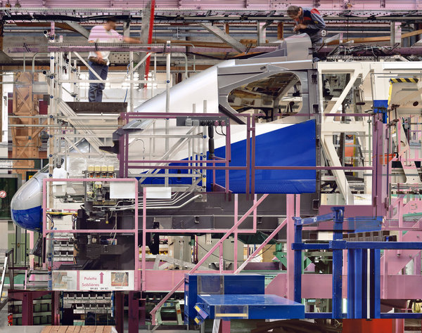 Série Melting power, usine Alstom, Photo n°3, halle de transport, Belfort, 2009.