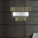 Deux versions du lustre Rainy Day inspiré par la pluie qui tombe. Ils renvoient autant d’éclats de lumière douce.