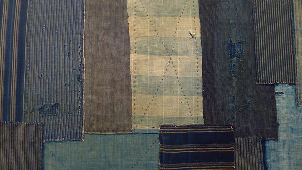 Boros des guenilles devenues des toiles recherchées, témoins d'un passé et d'un savoir faire.