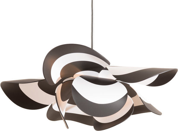 En version suspension, modèle Geneviève doté d’un câble textile soyeux tressé avec motif pied de poule.