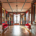 Le salon de musique abritant la harpe de Joséphine et le piano de sa fille Hortense.