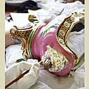 L’atelier de peinture où la précision du geste et la minutie sont mises à l’honneur.