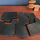 Eléments en céramique émaillée mate qui s’assemblent comme un puzzle pour réaliser des centres de table. Eléments en céramique émaillée mate qui s’assemblent comme un puzzle pour réaliser des centres de table.