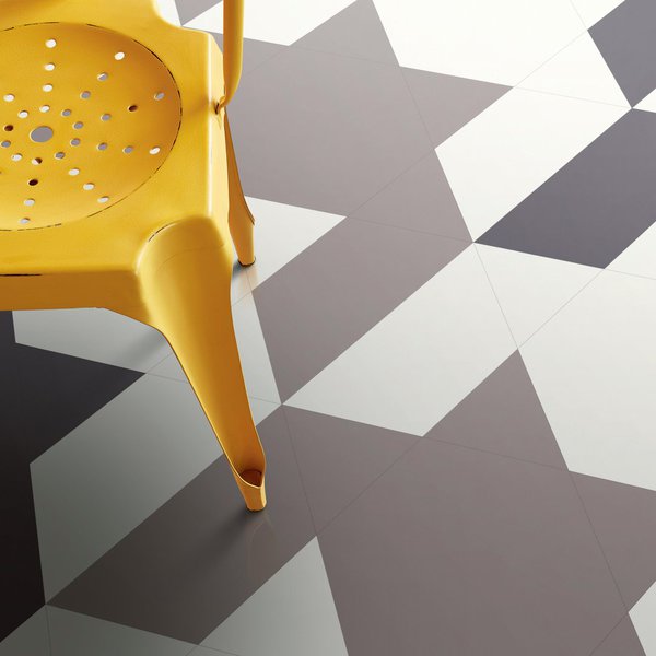 Le calepinage des revêtements iD Mixonomi renouvelle le sol vinyle dans une approche ludique et contemporaine.