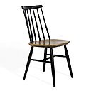 Chaise Fanett vintage, création Ilmari Tapiovaara, 250 €. Table basse vintage en bois (D 97 x H 45 cm), 720 €.