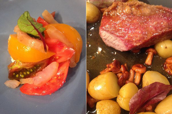 A gauche, salade de tomates anciennes, féra fumée et chèvre frais. A droite, échine de porc ibérique avec mousserons des bois et grenailles au jus.