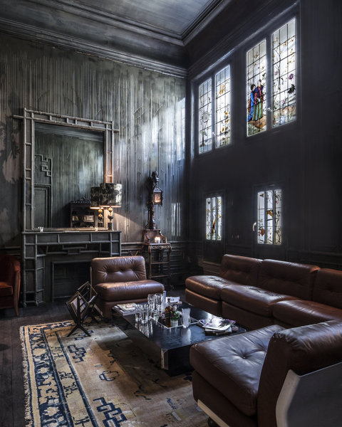 Ambiance doucement chinoisante teintée de modernité pour l’Hôtel Les Bains, à Paris.