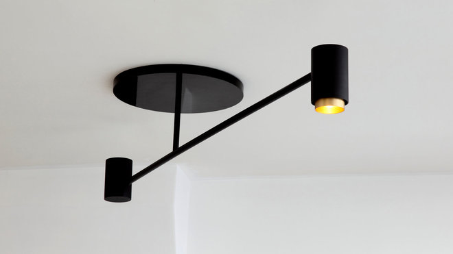 Suspension Melanocetus en métal laqué noir ou blanc et métal époxy. Création Tristan Auer pour Ozone.