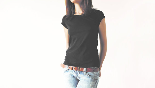 C'est beau un T shirt Noir qui reprend son noir intense.