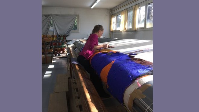 Visite des ateliers de tapisserie Pinton et démonstration sur métier de basse lisse.