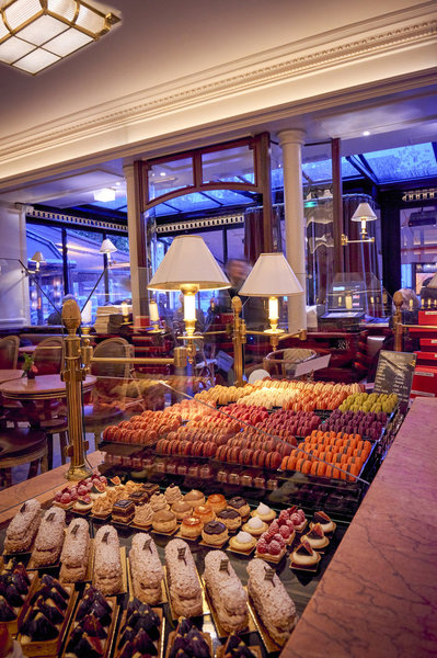 Vue plongeante sur les pâtisseries Carette.