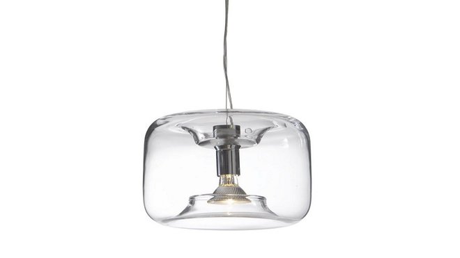 Bonbonne, plafonnier en verre soufflé transparent et acier chromé. Création Jean-François D’Or pour Ligne Roset. Bonbonne, plafonnier en verre soufflé transparent et acier chromé. Création Jean-François D’Or pour Ligne Roset.
