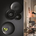 Le noir pierre de lave complète la collection Modulo Nature en grès, tandis que Tradition Gourmet fait référence au cocoonig. La théière Salam version cuivrée est une référence incontournable, un cadeau idéal pour tous les amoureux du thé.