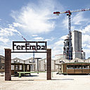 Au pied de la tour Ghéry et de l’Atelier des Forges, un ensemble regroupe l’adaptation par l’architecte Jean Nouvel de la Maison démontable Ferembal, 1948 et une Baraque Militaire démontable 4×4, conçue en 1939 et qui servit de guérite d’entrée pour l’usine Ferembal de Nancy.