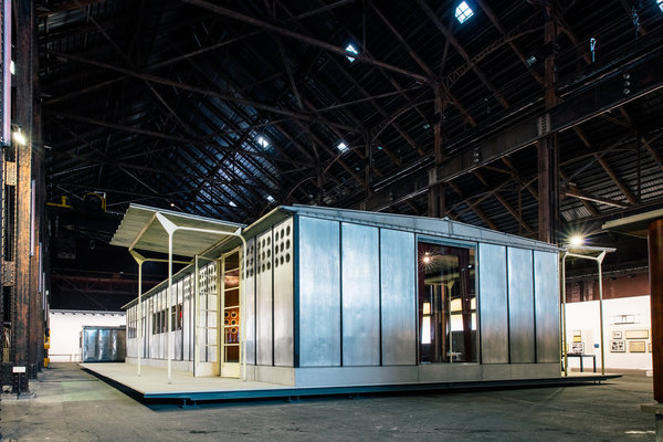 La structure exposée de l’Ecole de Bouqueval est une adaptation demandée aux ateliers Jean Nouvel / HW architecture par la Galerie Patrick Seguin.