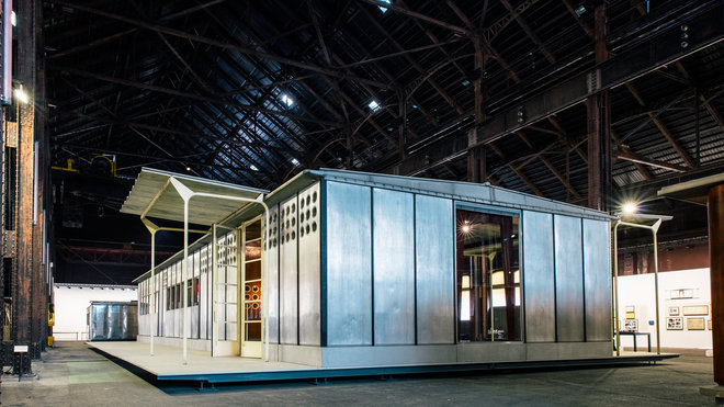 La structure exposée de l’Ecole de Bouqueval est une adaptation demandée aux ateliers Jean Nouvel / HW architecture par la Galerie Patrick Seguin. La structure exposée de l’Ecole de Bouqueval est une adaptation demandée aux ateliers Jean Nouvel / HW architecture par la Galerie Patrick Seguin.